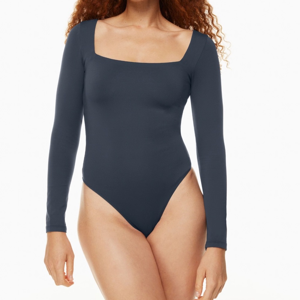 Babaton
Contour Longsleeve Bodysuit in Navy